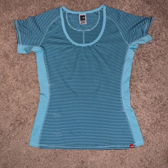 The North Face Active Athletic T-Shirts Size Medium - Picture 2 of 9
